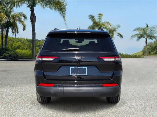 2025 Jeep Grand Cherokee L Laredo