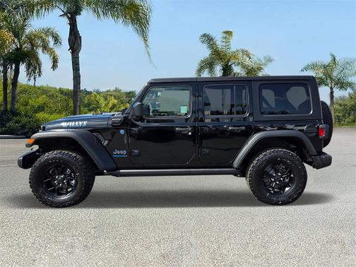 2025 Jeep Wrangler 4xe Sport