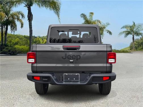 Granite Crystal Metallic Clearcoat 2026 Jeep Gladiator Sport S