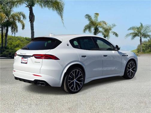 2026 Maserati Grecale Modena