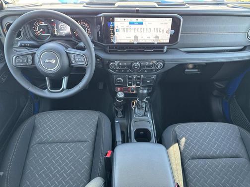 Hydro Blue Pearlcoat 2026 Jeep Gladiator Mojave 4x4