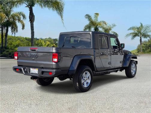 2023 Jeep Gladiator Sport