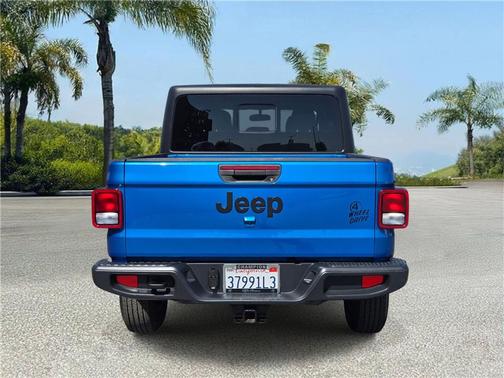 Hydro Blue Pearlcoat 2022 Jeep Gladiator Willys 4x4