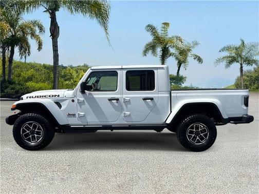 Bright White Clearcoat 2026 Jeep Gladiator Rubicon