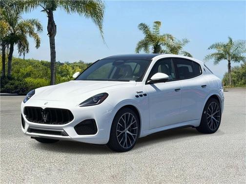Bianco 2026 Maserati Grecale Modena
