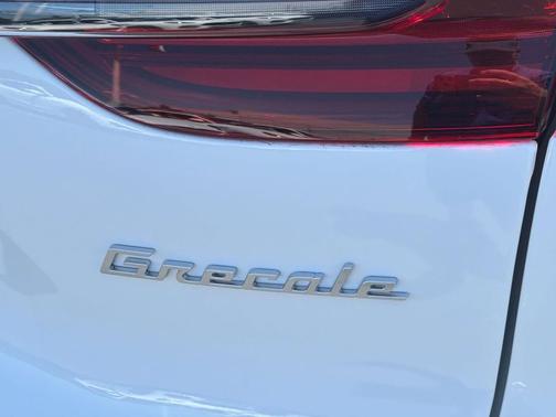 Bianco 2026 Maserati Grecale Modena