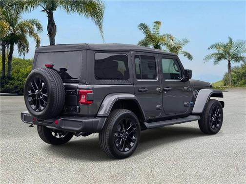 2025 Jeep Wrangler 4xe Sahara