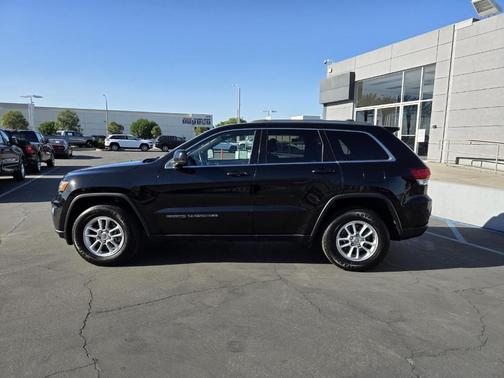 2020 Jeep Grand Cherokee Laredo