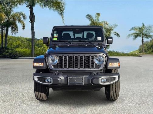 Granite Crystal Metallic Clearcoat 2026 Jeep Gladiator Sport S