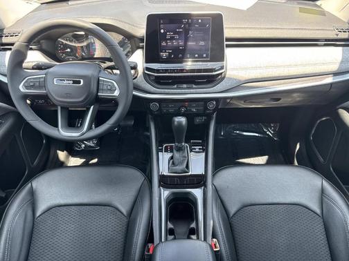 Bright White Clearcoat 2022 Jeep Compass Latitude