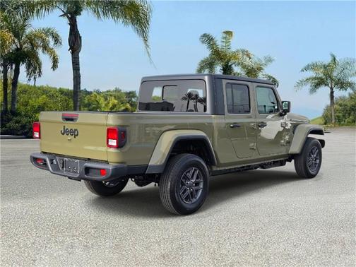 2026 Jeep Gladiator Sport