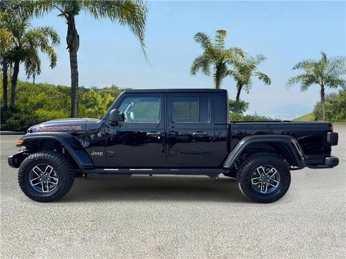Black Clearcoat 2026 Jeep Gladiator Mojave X 4x4