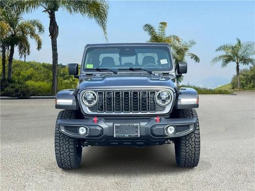 Granite Crystal Metallic Clearcoat 2026 Jeep Gladiator Rubicon