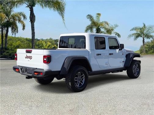 Bright White Clearcoat 2026 Jeep Gladiator Mojave 4x4