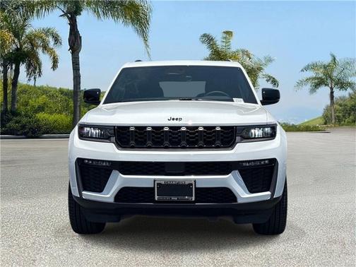 Bright White Clearcoat 2026 Jeep Grand Cherokee Limited