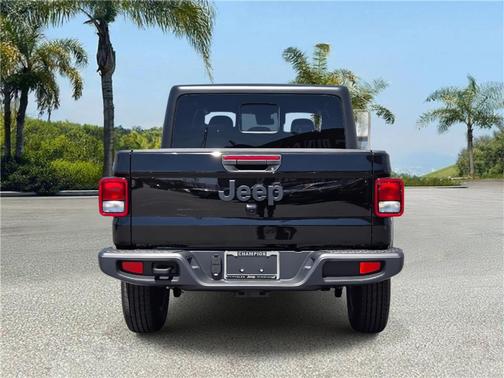 2025 Jeep Gladiator Sport