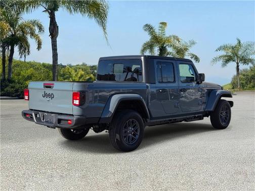 2026 Jeep Gladiator Sport