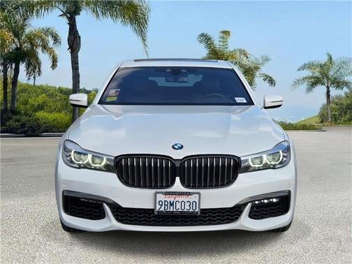 2019 BMW 740 i