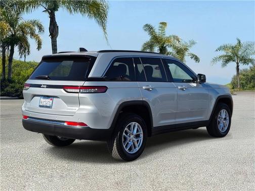 Silver Zynith 2025 Jeep Grand Cherokee Laredo