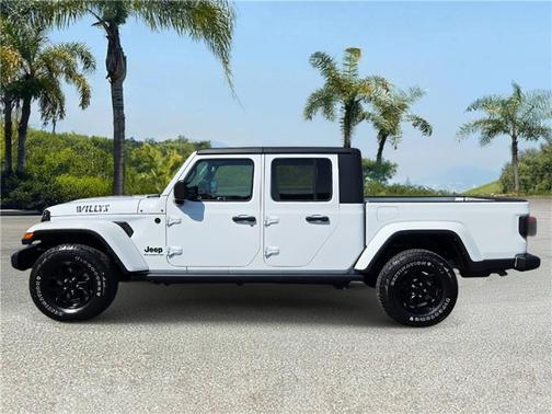 2021 Jeep Gladiator Sport