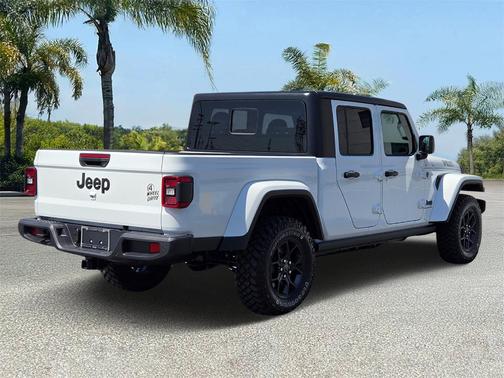 2025 Jeep Gladiator Sport