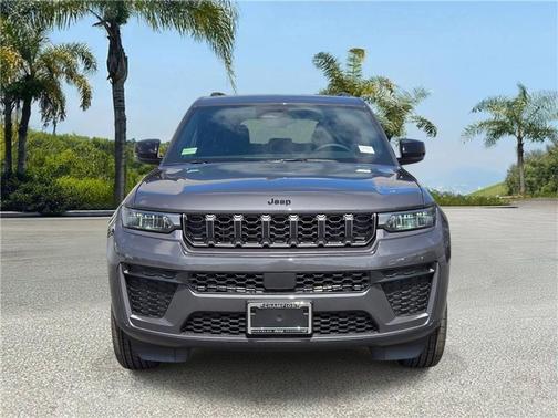 Baltic Gray Metallic Clearcoat 2026 Jeep Grand Cherokee L Altitude