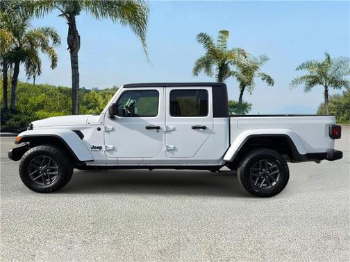 2024 Jeep Gladiator Sport