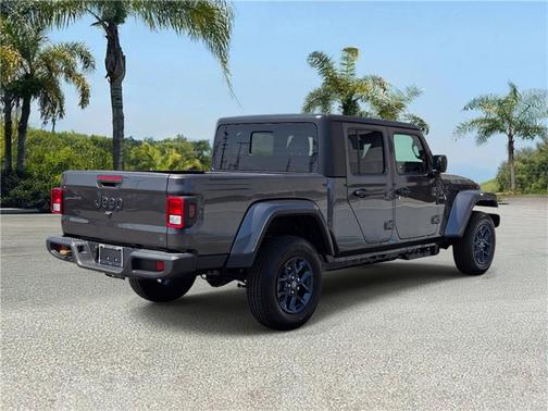 Granite Crystal Metallic Clearcoat 2026 Jeep Gladiator 85th Anniversary Edition