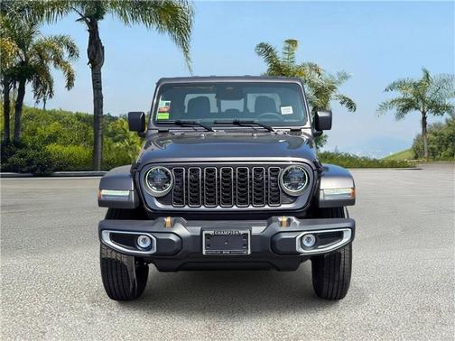 Granite Crystal Metallic Clearcoat 2026 Jeep Gladiator 85th Anniversary Edition