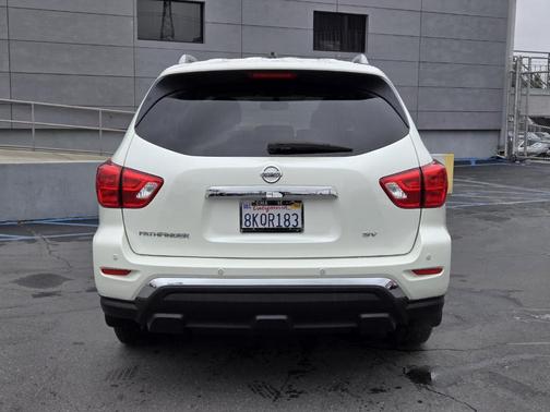 2018 Nissan Pathfinder SV