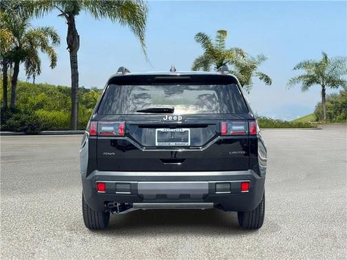 Diamond Black Crystal Pearlcoat 2026 Jeep Cherokee Limited