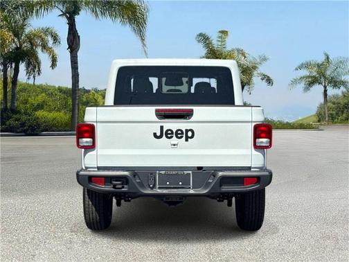 Bright White Clearcoat 2026 Jeep Gladiator Sport