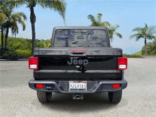 2020 Jeep Gladiator Sport