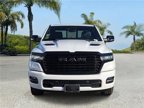 Ivory White Tri-Coat Pearlcoat 2026 RAM 1500 Laramie