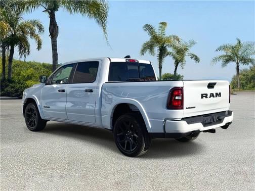 Ivory White Tri-Coat Pearlcoat 2026 RAM 1500 Laramie