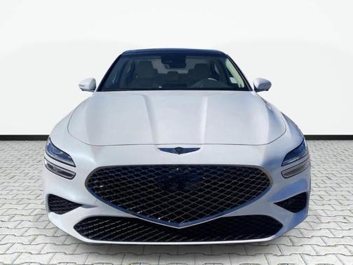 Uyuni White 2026 Genesis G70 2.5T RWD Prestige