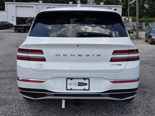 Uyuni White 2026 Genesis GV80 3.5T