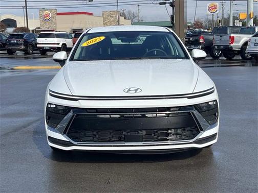 2025 Hyundai SONATA SE