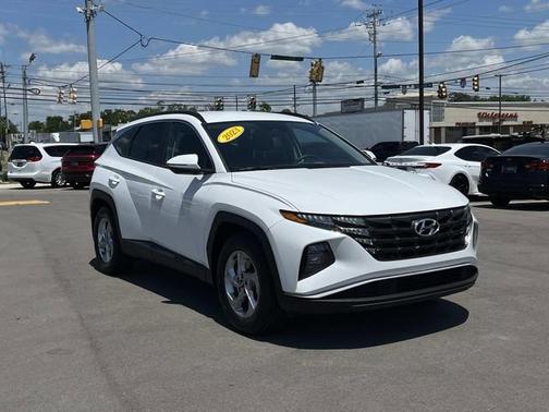 White 2023 Hyundai TUCSON SEL