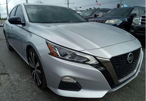 2020 Nissan Altima SR FWD