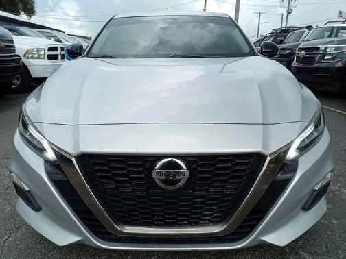 2020 Nissan Altima SR FWD