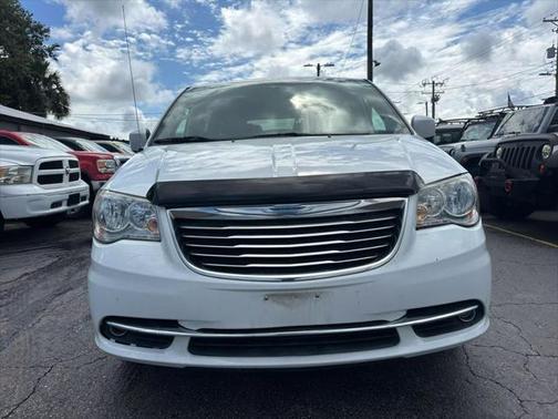 2016 Chrysler Town & Country Touring