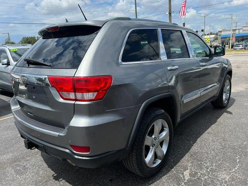 Gray 2013 Jeep Grand Cherokee Overland