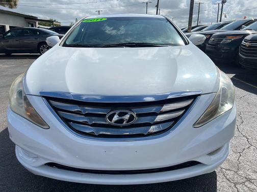 2011 Hyundai SONATA Limited
