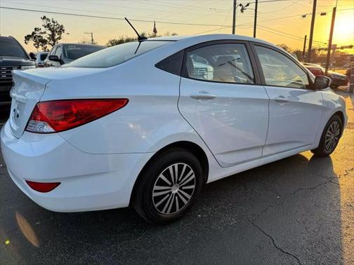 2014 Hyundai Accent SE
