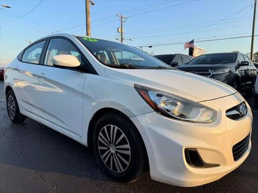 2014 Hyundai Accent SE