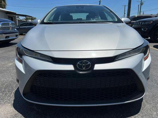 Classic Silver Metallic 2020 Toyota Corolla LE