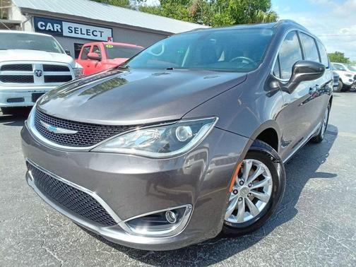2018 Chrysler Pacifica Touring-L