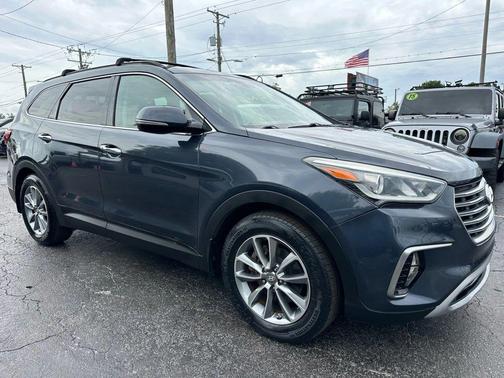 2017 Hyundai SANTA FE SE