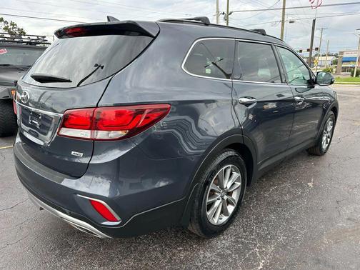 2017 Hyundai SANTA FE SE